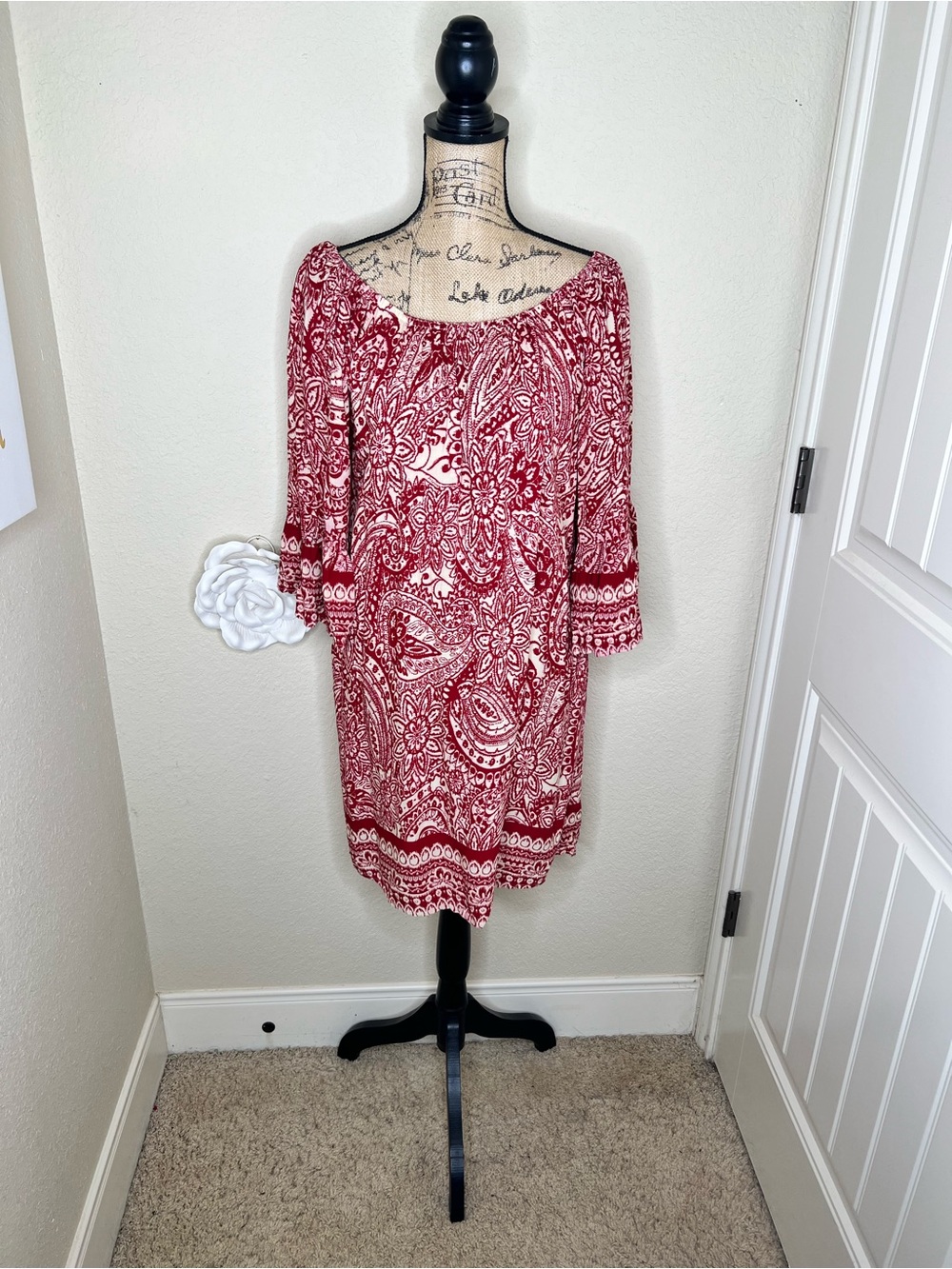 NTM: Umgee Red White Paisley Boho Shift Dress Bell Sleeve Knee Length Medium - Picture 2 of 15